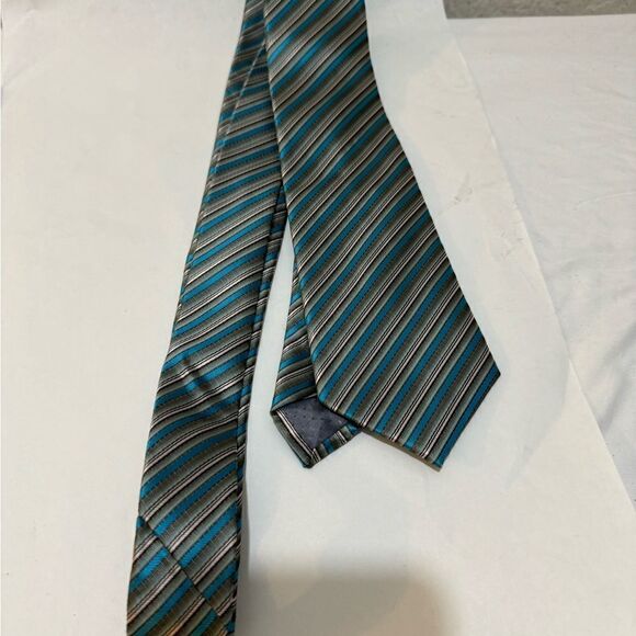 Versa Hand Made Men’s Neck Tie Made In China - Picture 2 of 6